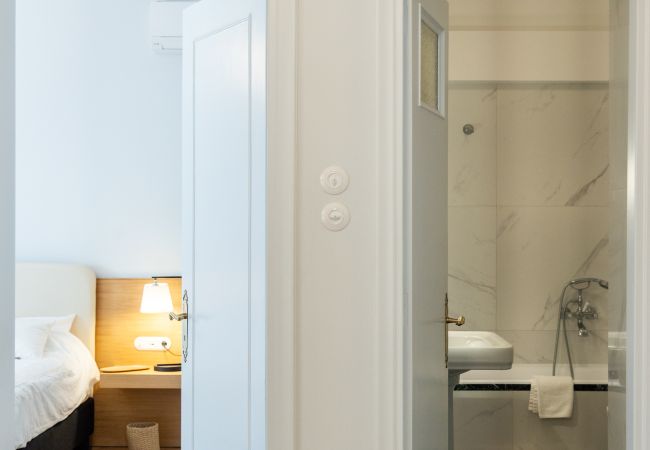 Apartment in Athens - Unbeatable Acropolis | Elegant 2-Bedroom Apartment on Areopagitou Apartment in Athens - Unbeatable Acropolis | Elegant 2-Bedroom Apartment on Areopagitou