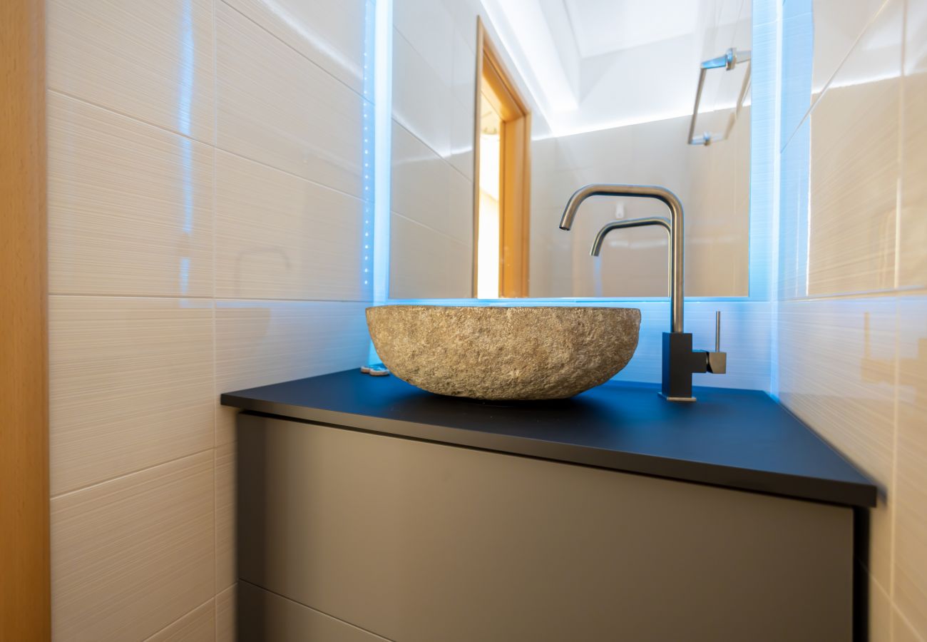 Apartment in Kallithea - Luxury 2 bdr Penthouse Apt with Acropolis view