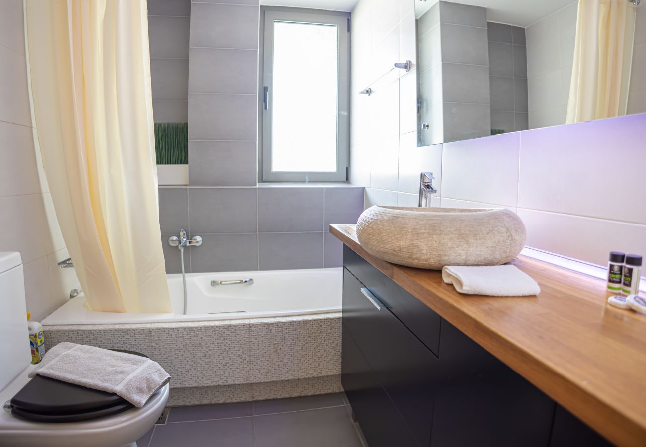 Apartment in Kallithea - Luxury 2 bdr Penthouse Apt with Acropolis view