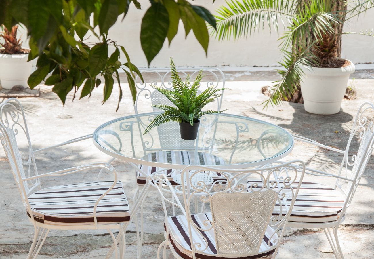 Apartment in Glyfada - Sunny and minimal apt in Glyfada with 3 bdrm