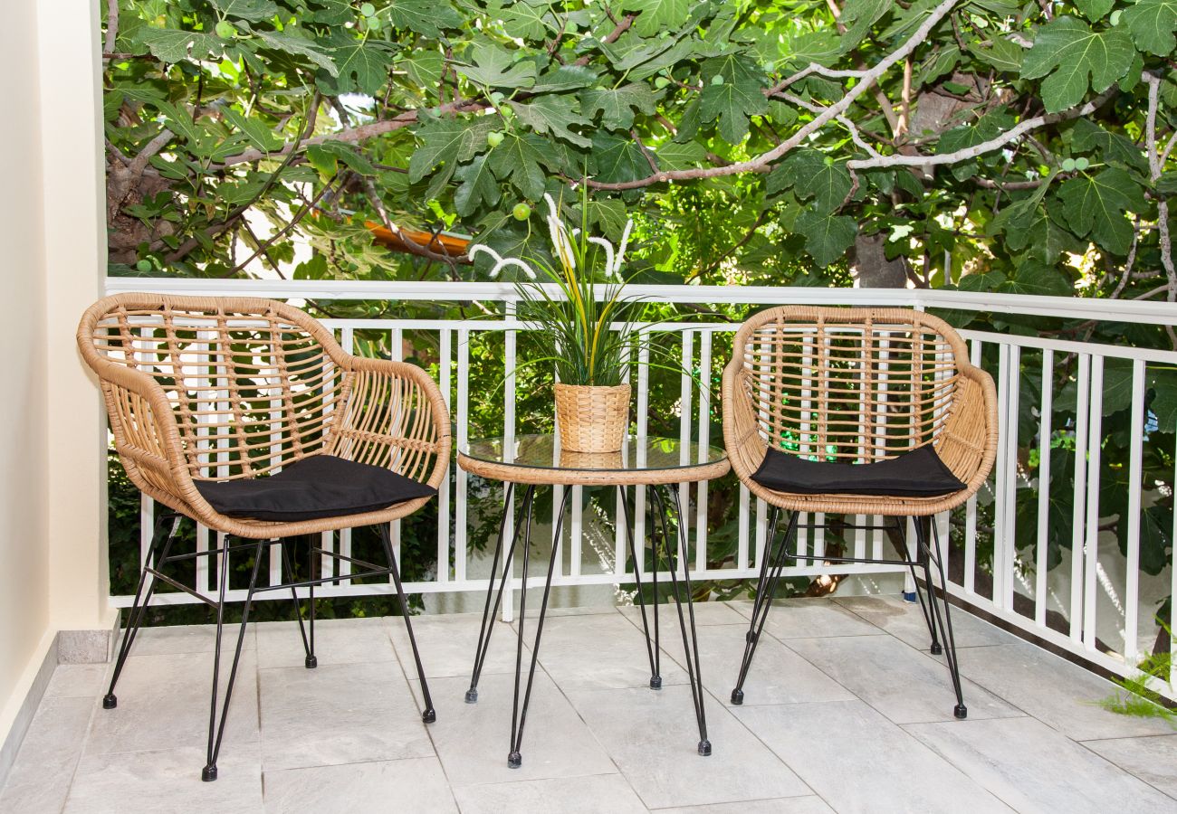 Apartment in Glyfada - Sunny and minimal apt in Glyfada with 3 bdrm