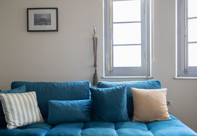 Apartment in Athens - Ideal 4 bdr Apartment in Plaka for 10! Apartment in Athens - Ideal 4 bdr Apartment in Plaka for 10!