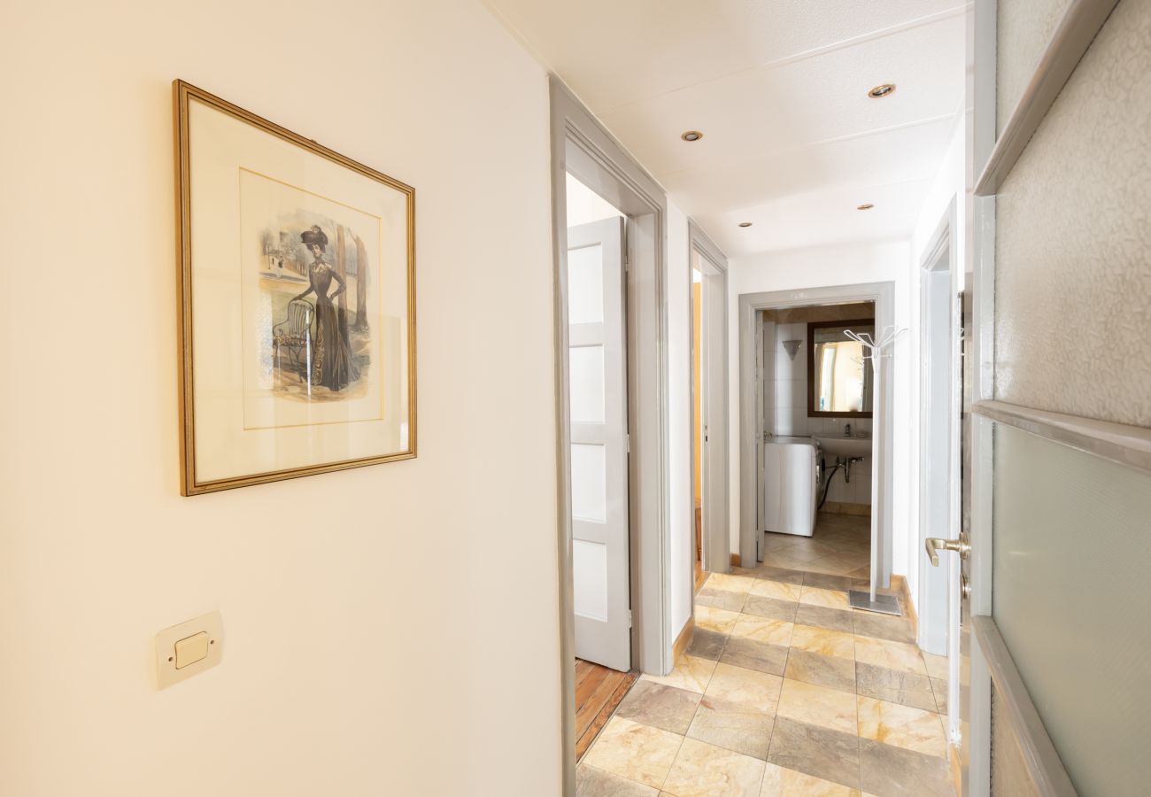 Apartment in Athens - Ideal 4 bdr Apartment in Plaka for 10!