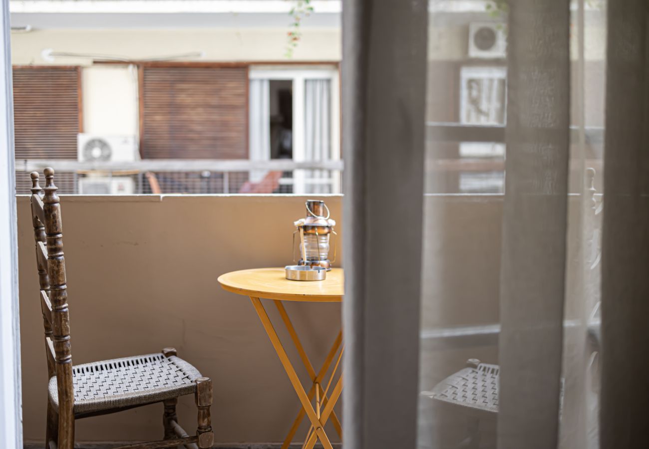 Apartment in Athens - Ideal 4 bdr Apartment in Plaka for 10!