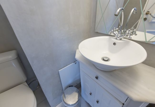 Apartment in Athens - Deco Marble Apt with Acropolis view Apartment in Athens - Deco Marble Apt with Acropolis view