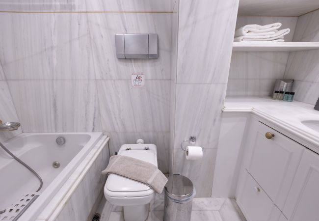 Apartment in Athens - Deco Marble Apt with Acropolis view Apartment in Athens - Deco Marble Apt with Acropolis view