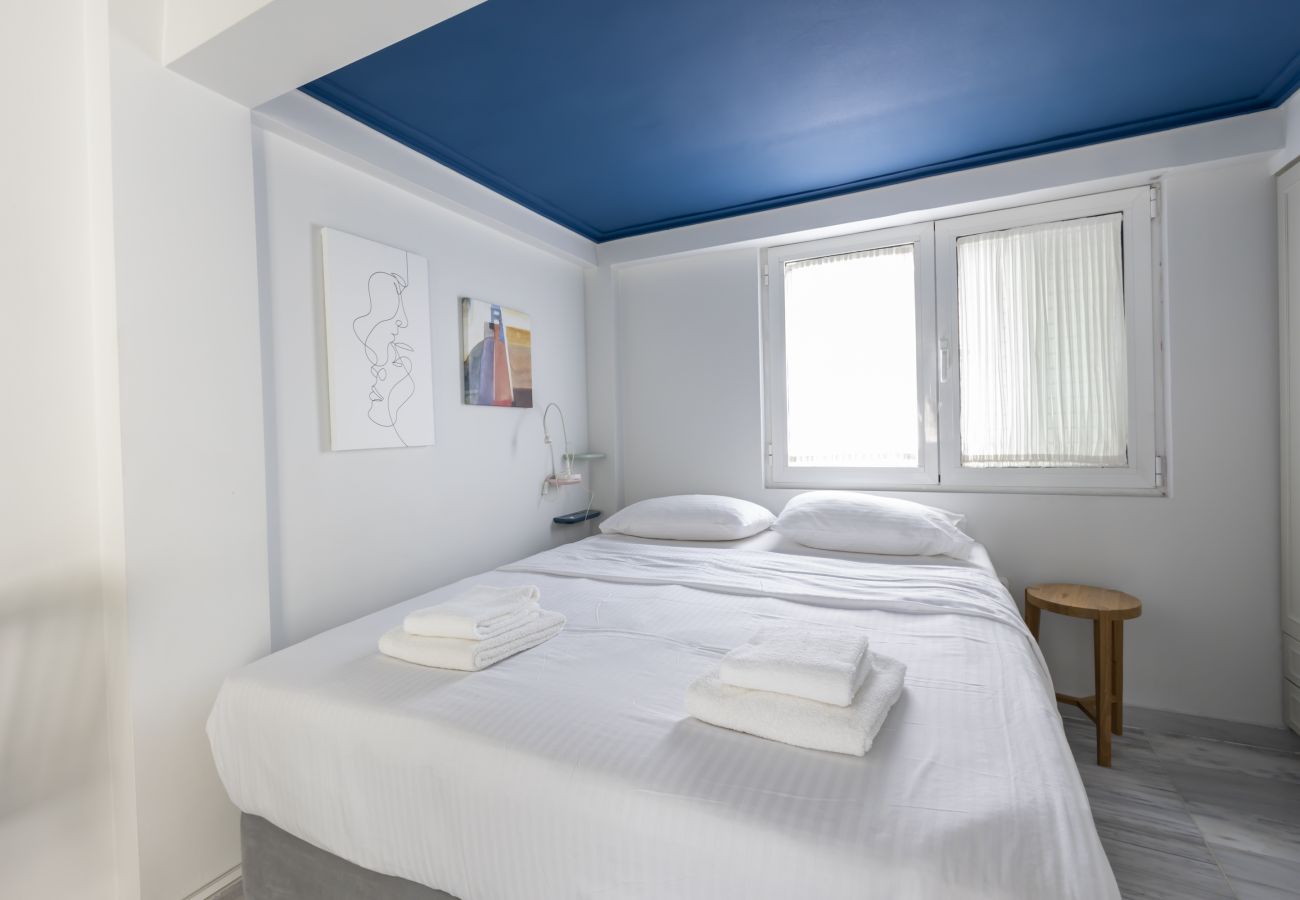 Apartment in Athens - Look Out Ancient Athens From A Unique Spot