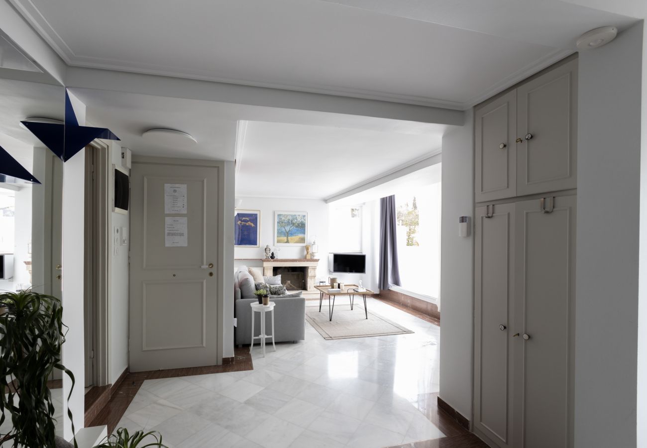 Apartment in Athens - Look Out Ancient Athens From A Unique Spot