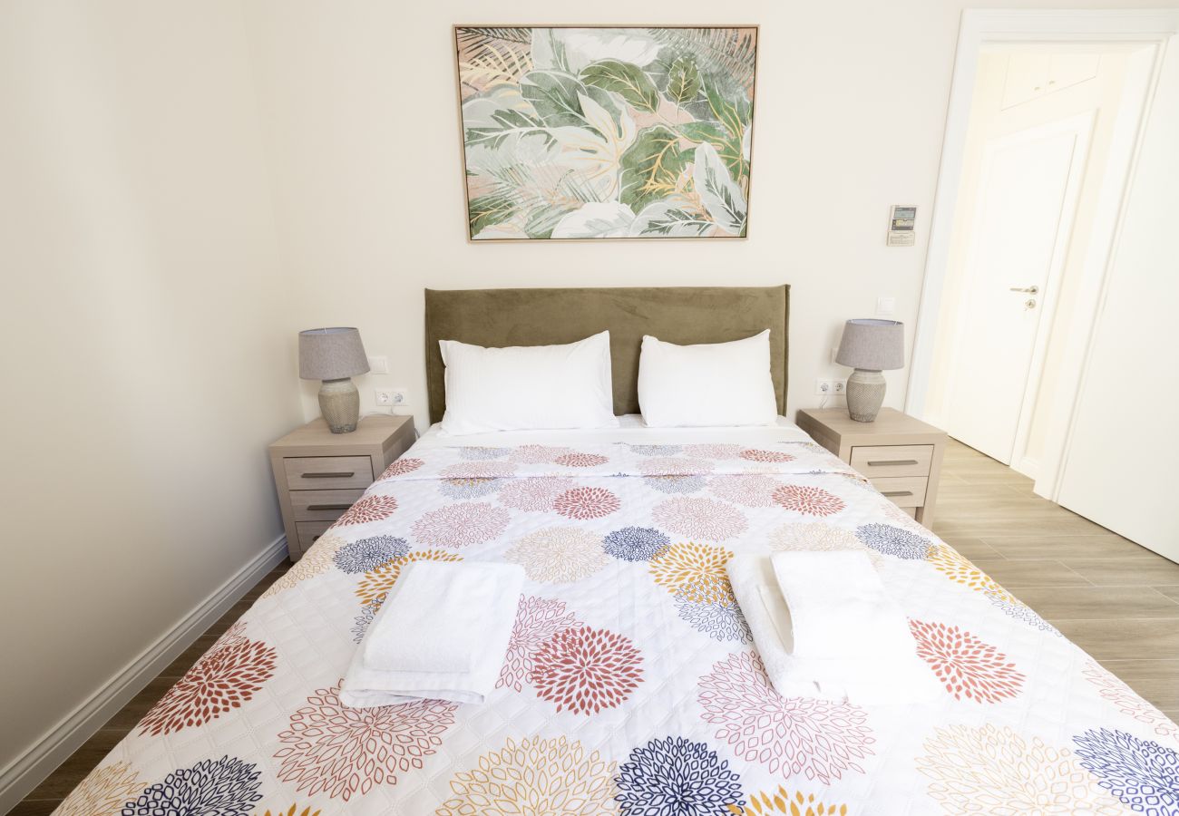 Apartment in Athens - Ancient Athens Great Apt Home Office w/Acropolis View