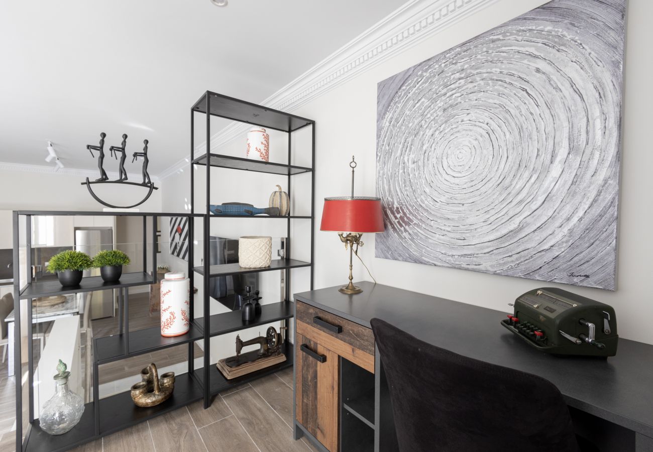Apartment in Athens - Ancient Athens Great Apt Home Office w/Acropolis View