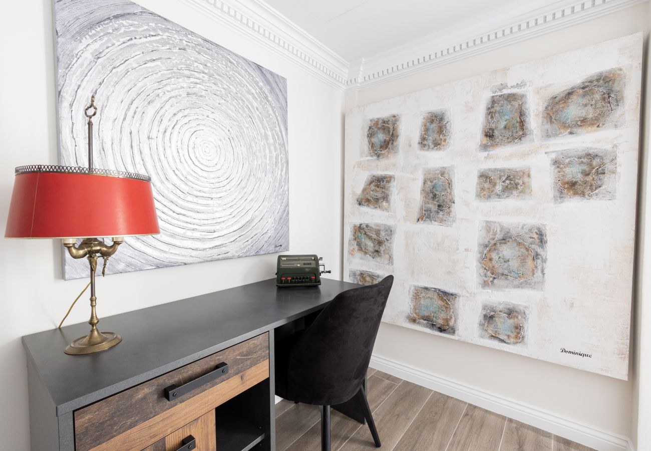 Apartment in Athens - Ancient Athens Great Apt Home Office w/Acropolis View