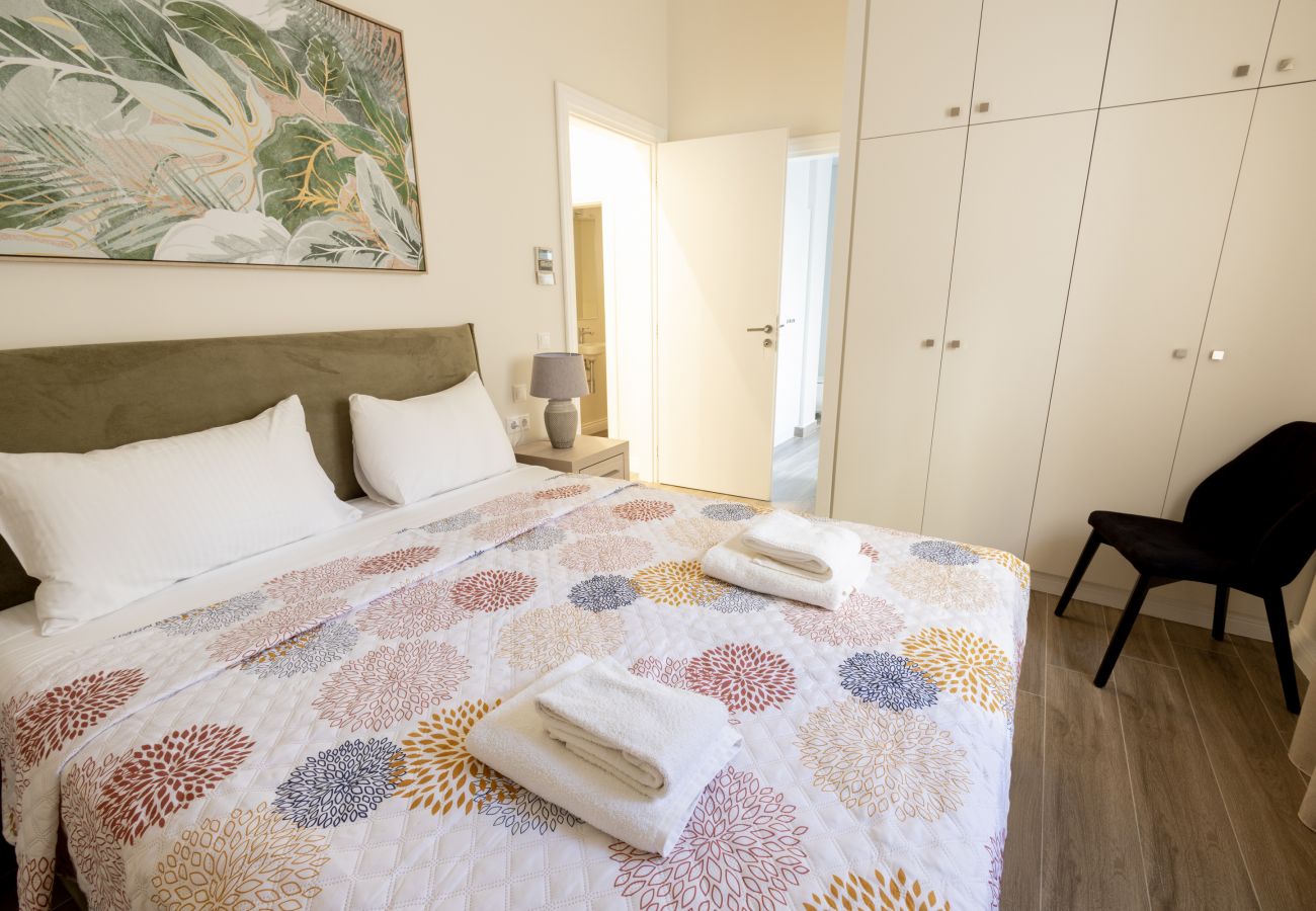 Apartment in Athens - Ancient Athens Great Apt Home Office w/Acropolis View