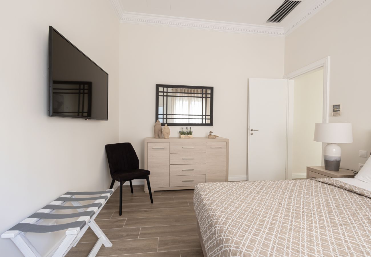 Apartment in Athens - Ancient Athens Great Apt Home Office w/Acropolis View