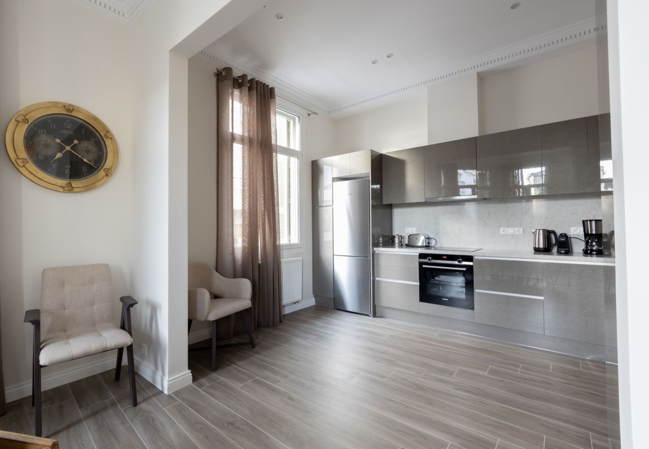 Apartment in Athens - Plaka's Privileged Accommodation