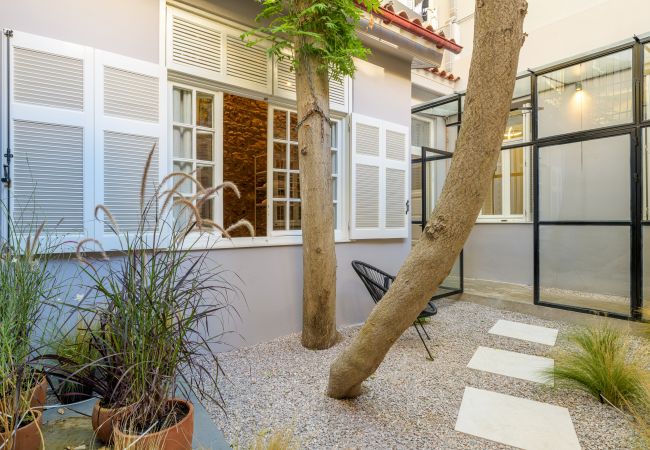 Apartment in Athens - Incomparable Plaka's Lux 2bdrm Apt w/Pvt Heated Pool Apartment in Athens - Incomparable Plaka's Lux 2bdrm Apt w/Pvt Heated Pool