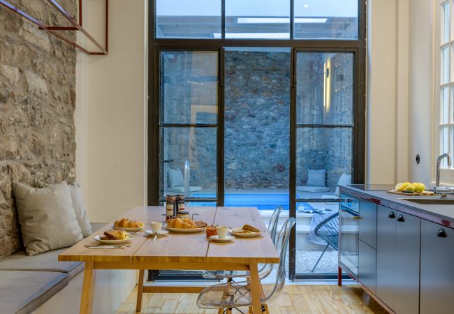 Apartment in Athens - Incomparable Plaka's Lux 2bdrm Apt w/Pvt Heated Pool Apartment in Athens - Incomparable Plaka's Lux 2bdrm Apt w/Pvt Heated Pool