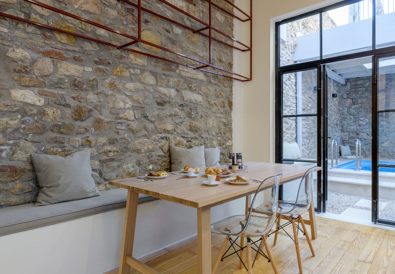 Apartment in Athens - Incomparable Plaka's Lux 2bdrm Apt w/Pvt Heated Pool