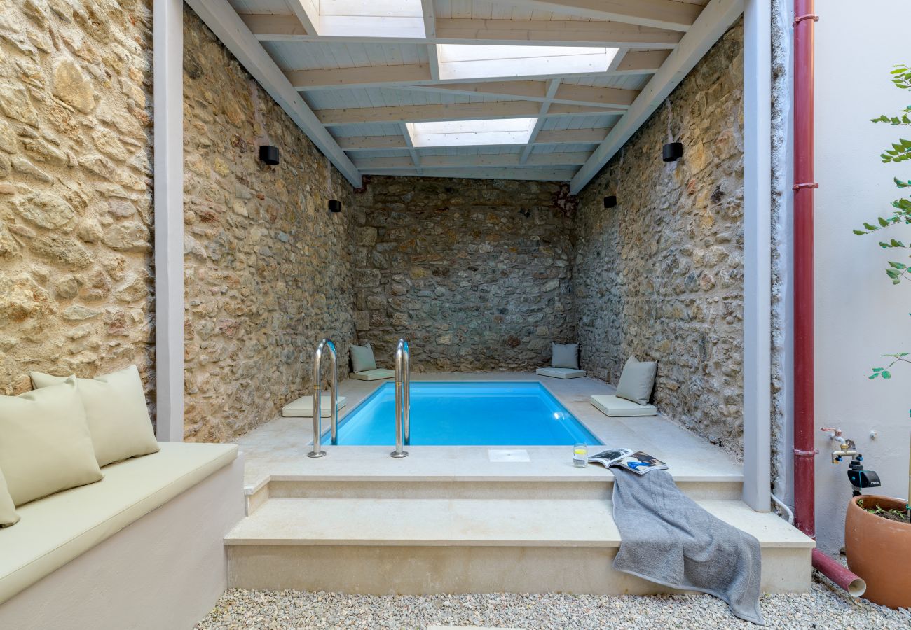 Apartment in Athens - Incomparable Plaka's Lux 2bdrm Apt w/Pvt Heated Pool