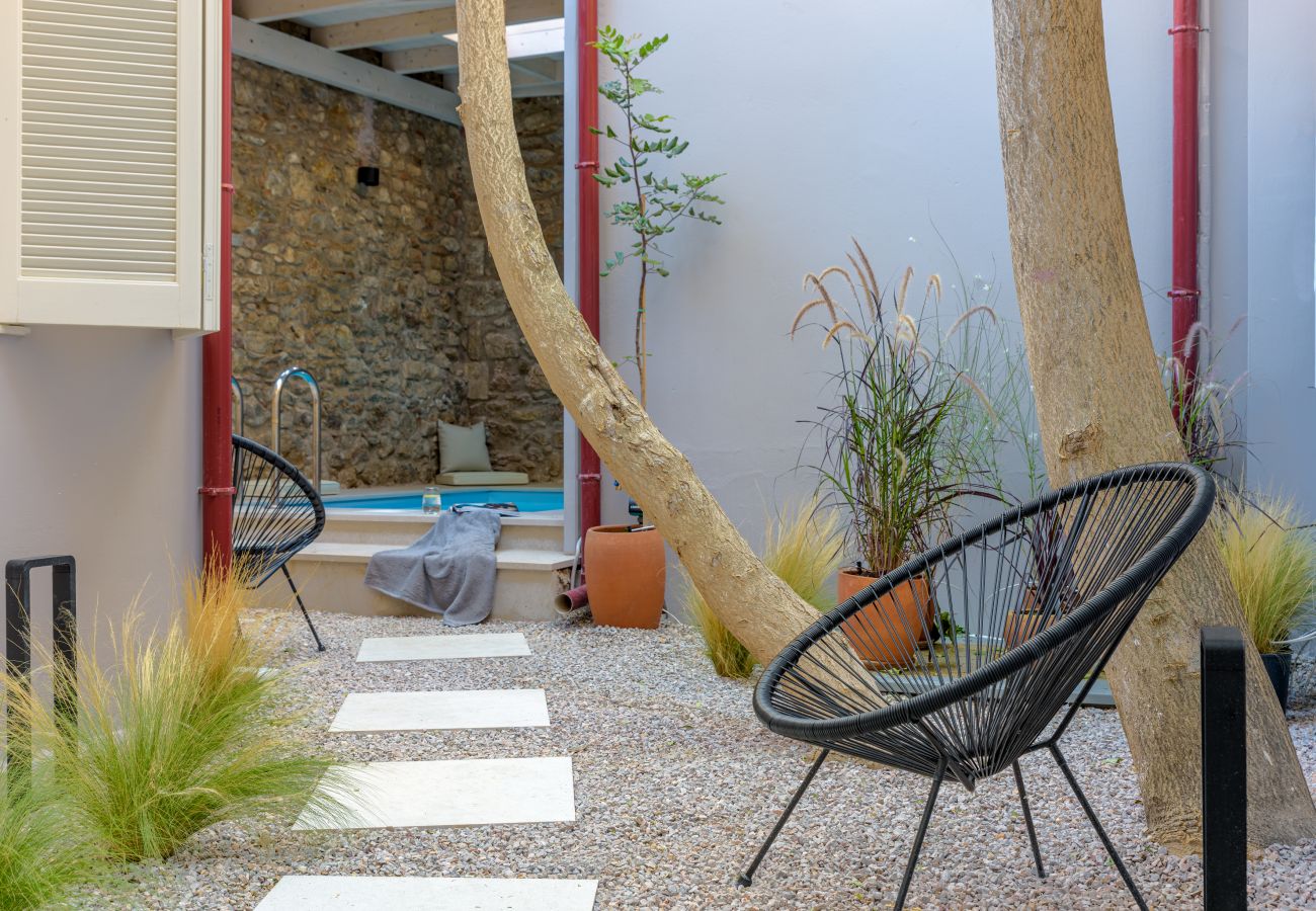 Apartment in Athens - Incomparable Plaka's Lux 2bdrm Apt w/Pvt Heated Pool