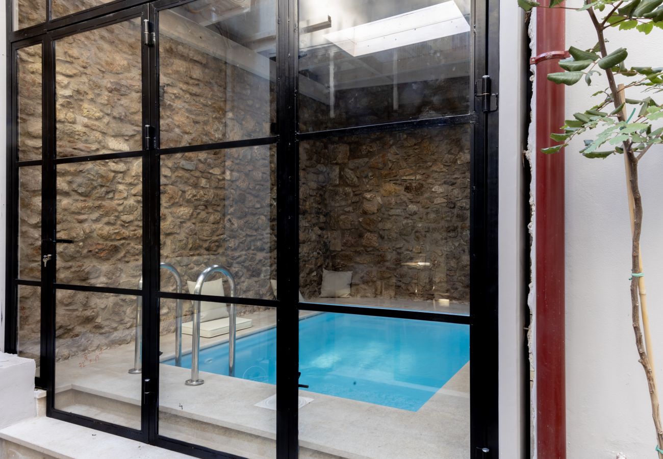 Apartment in Athens - Incomparable Plaka's Lux 2bdrm Apt w/Pvt Heated Pool