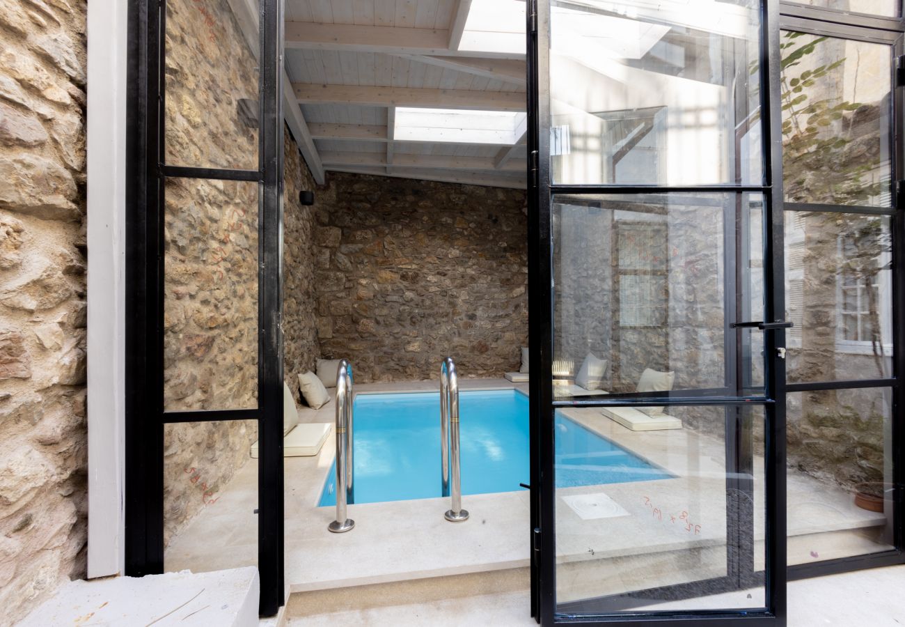 Apartment in Athens - Incomparable Plaka's Lux 2bdrm Apt w/Pvt Heated Pool