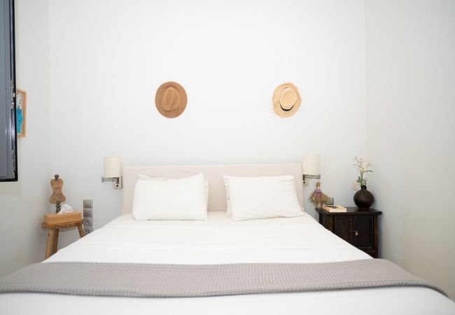 Villa in Istiea - Beach Villa Next To The Waves! Villa in Istiea - Beach Villa Next To The Waves!