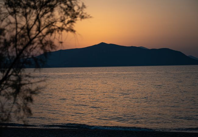 Villa in Istiea - Beach Villa Next To The Waves! Villa in Istiea - Beach Villa Next To The Waves!