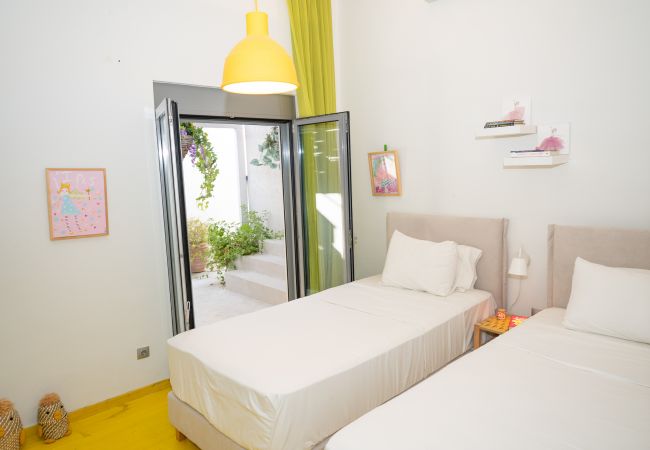 Villa in Istiea - Beach Villa Next To The Waves! Villa in Istiea - Beach Villa Next To The Waves!