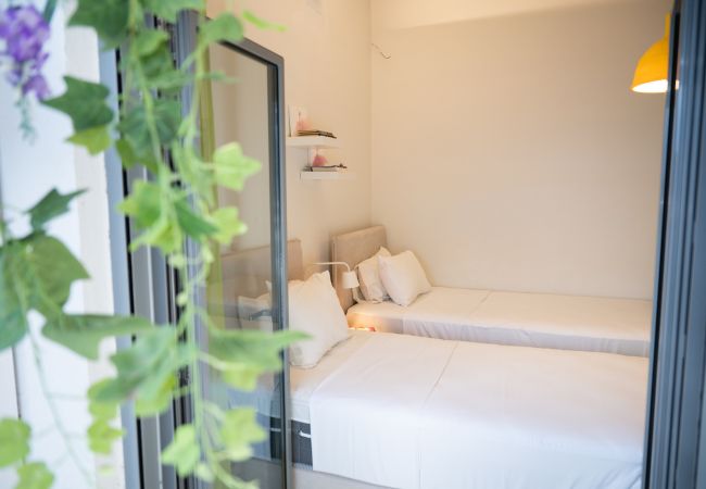 Villa in Istiea - Beach Villa Next To The Waves! Villa in Istiea - Beach Villa Next To The Waves!