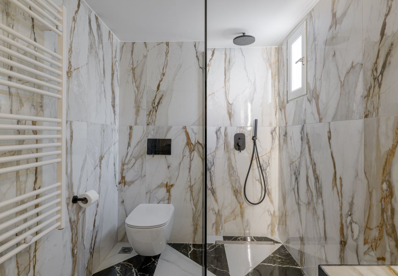 Apartment in Athens - Paradise Suite with Jacuzzi & Acropolis view