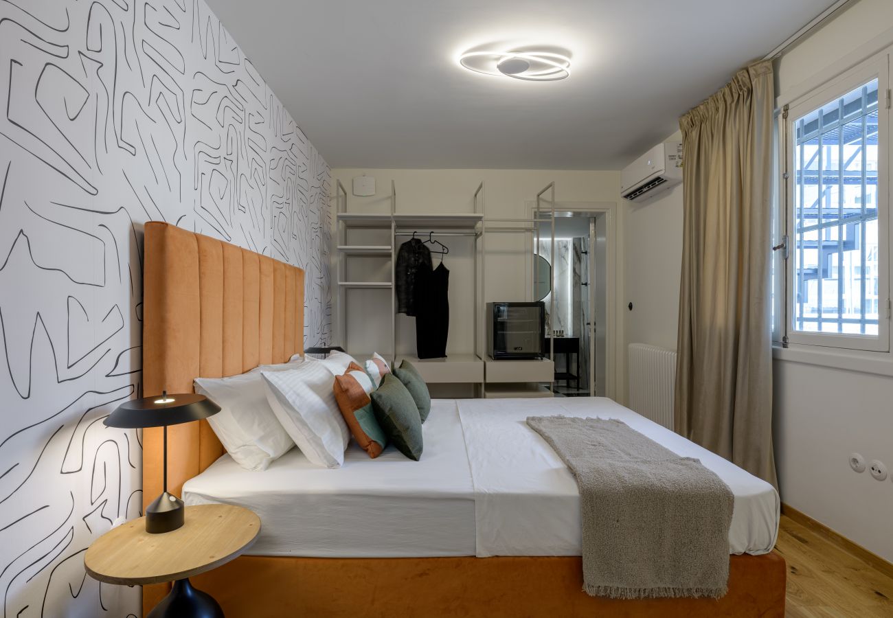 Apartment in Athens - Paradise Suite with Jacuzzi & Acropolis view
