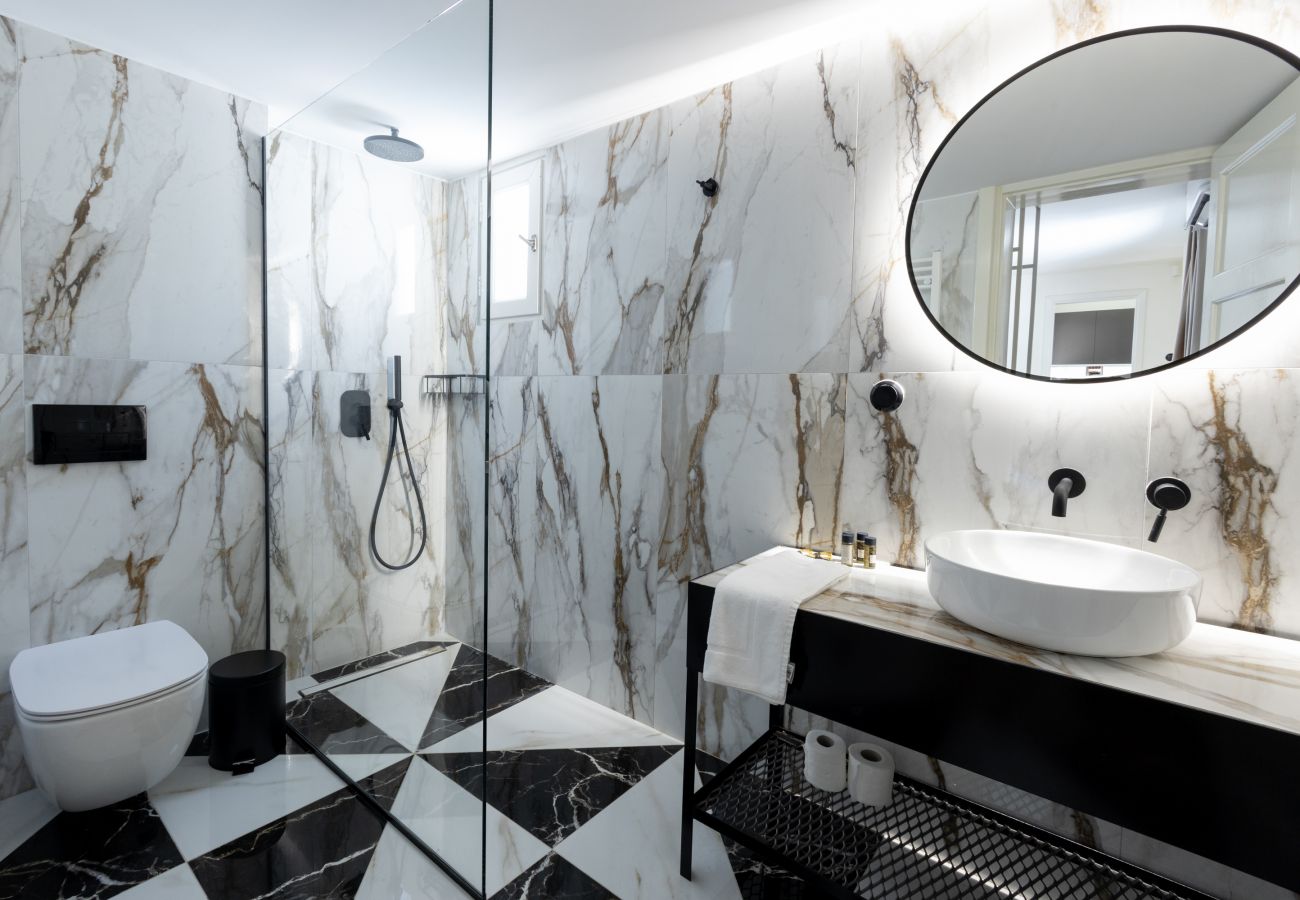 Apartment in Athens - Paradise Suite with Jacuzzi & Acropolis view