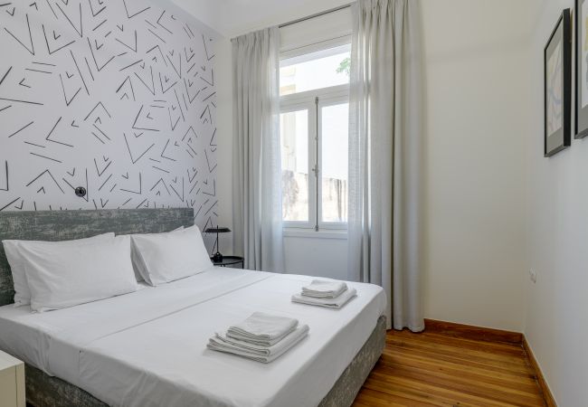 Apartment in Athens - 3Bdr Modern Design & Bright Interiors in Plaka 
