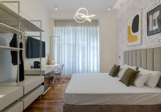 Apartment in Athens - An Outstanding 3 bdrm Apartment in the Heart of Athens