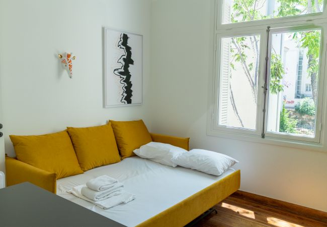 Apartment in Athens - An Outstanding 3 bdrm Apartment in the Heart of Athens