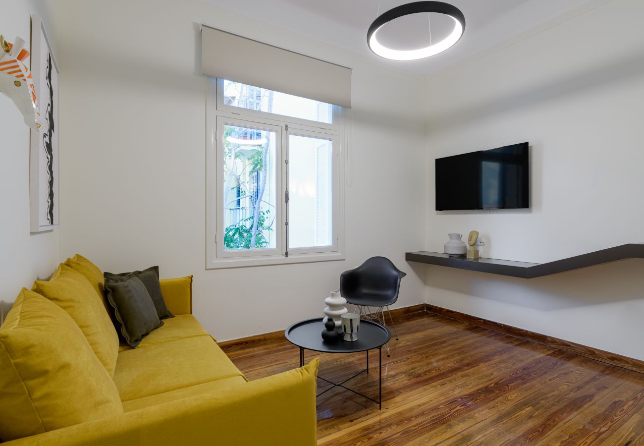 Apartment in Athens - An Outstanding 3 bdrm Apartment in the Heart of Athens