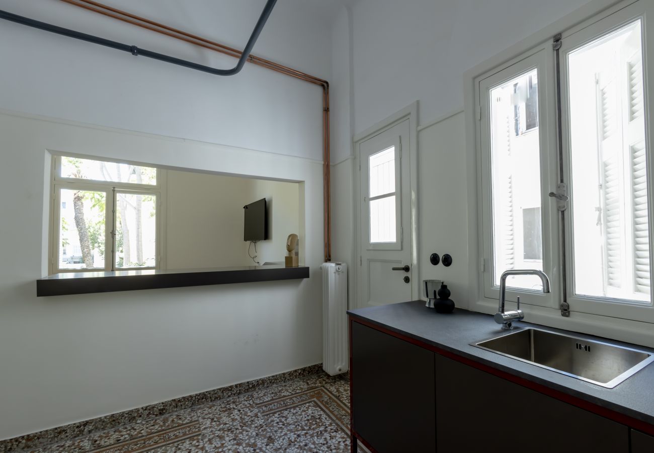Apartment in Athens - An Outstanding 3 bdrm Apartment in the Heart of Athens