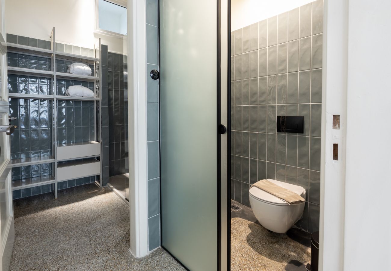 Apartment in Athens - An Outstanding 3 bdrm Apartment in the Heart of Athens