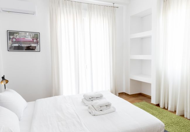 Apartment in Athens - Beautiful 2 bdrm apt in Athens Apartment in Athens - Beautiful 2 bdrm apt in Athens