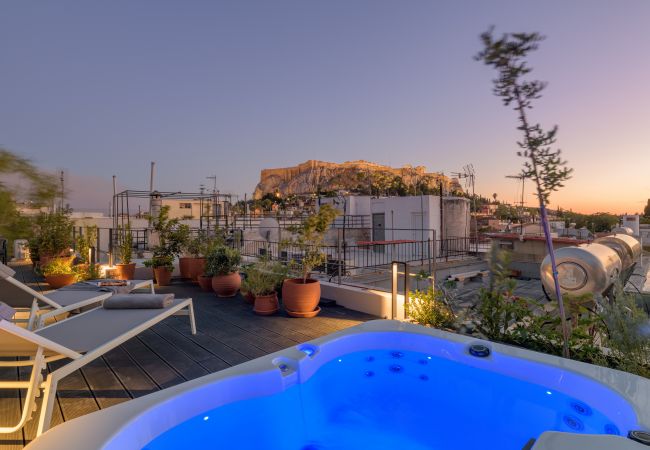 Apartment in Athens - Your 4 bdrm Dream House w/Acropolis View & Jacuzzi