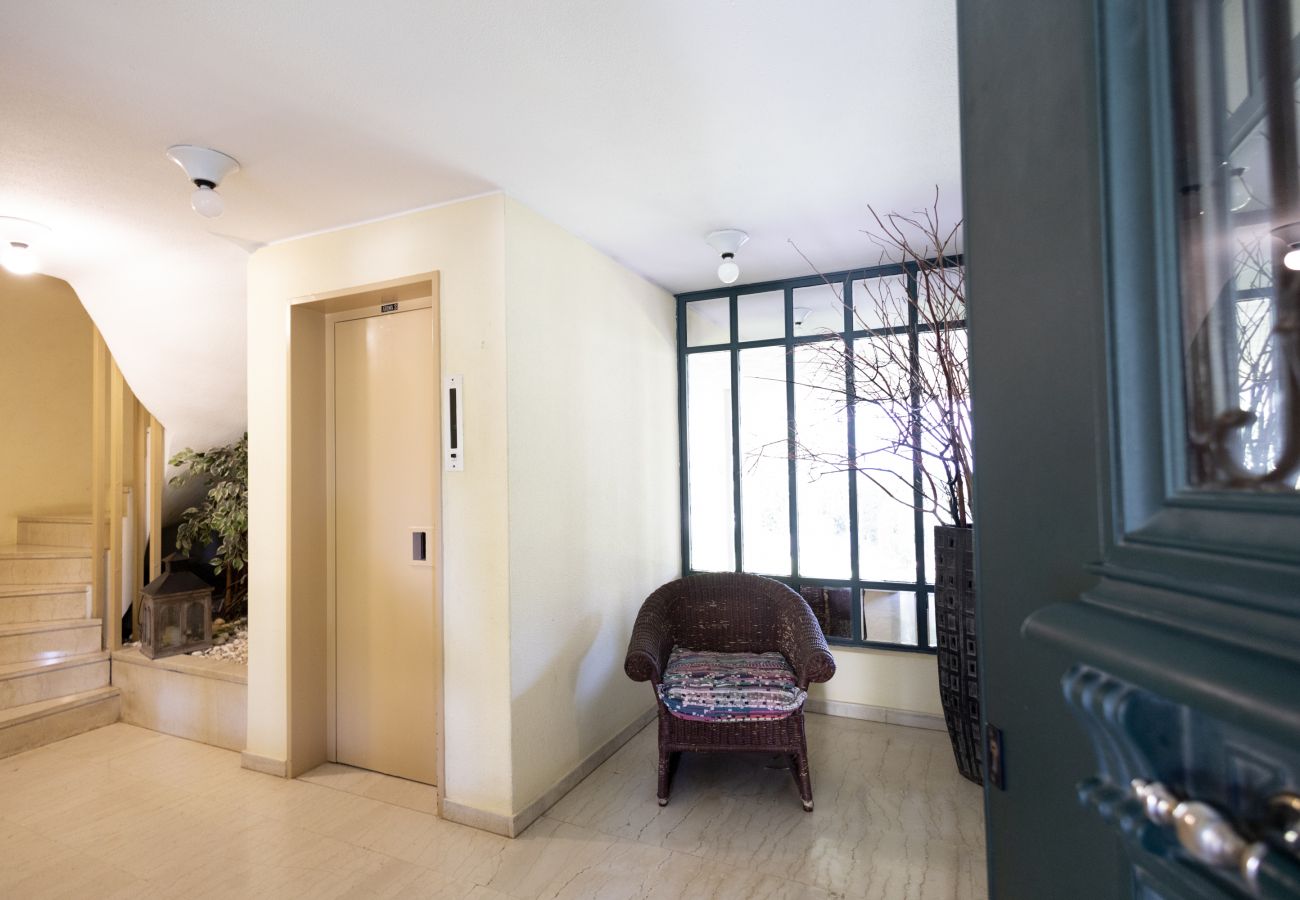 Apartment in Voula - 1 Ocean Breeze 3 Bedroom with Shared Pool 