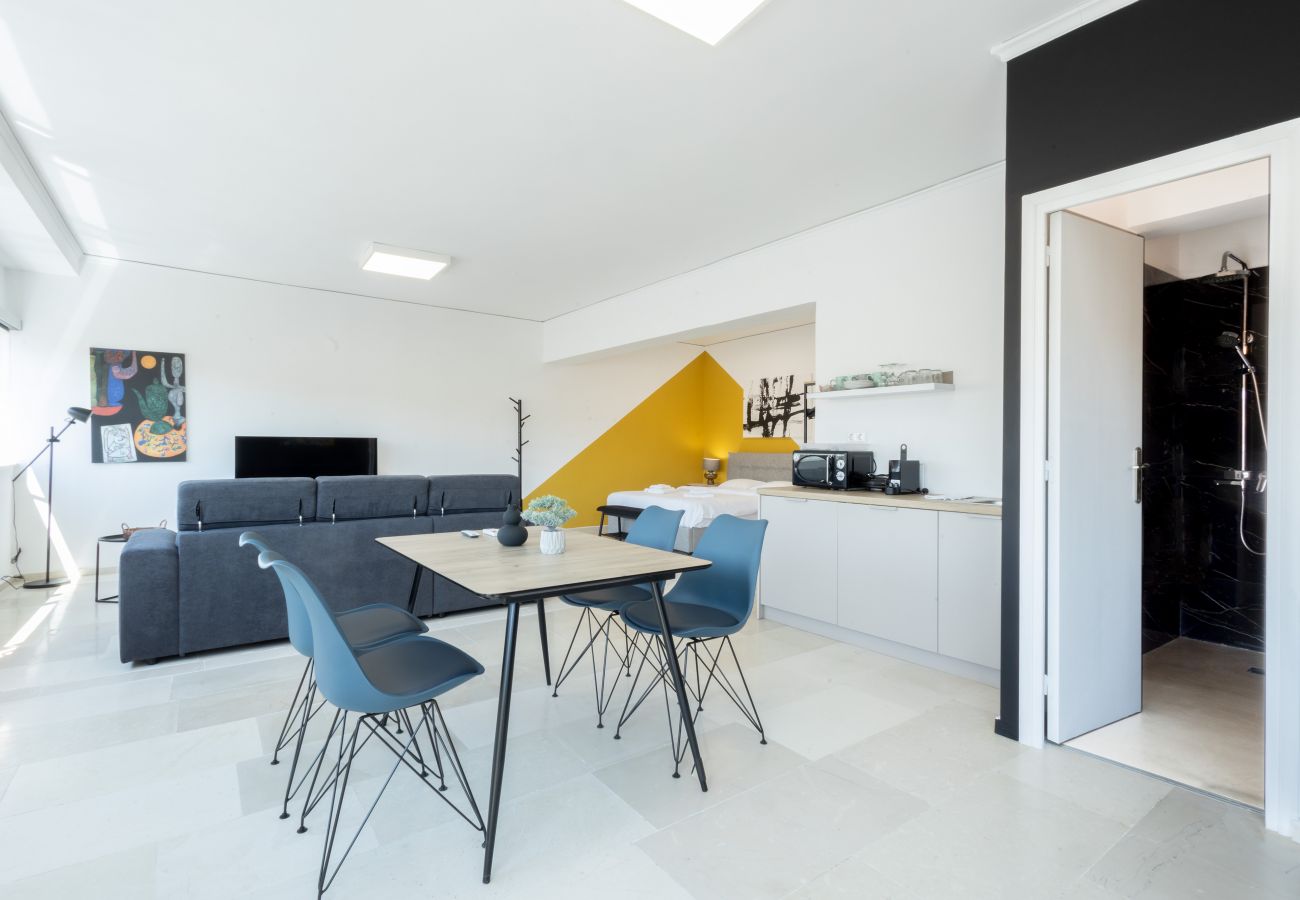Studio in Athens - Hip And Fun in Athens Apt A