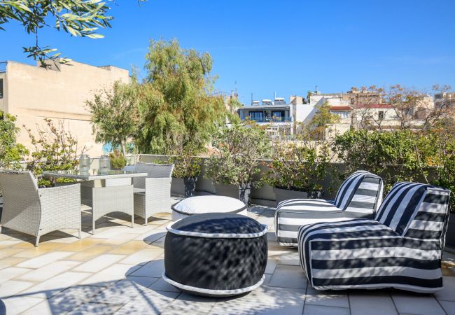 Apartment in Athens - Explore Athens Heart  on Foot w/Rooftop Deck