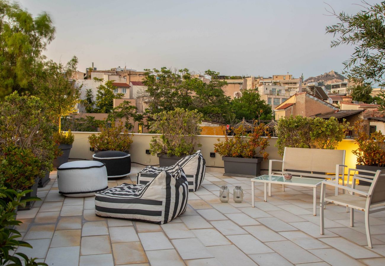 Apartment in Athens - 85 sqm  in the Heart of Athens w/Rooftop Deck