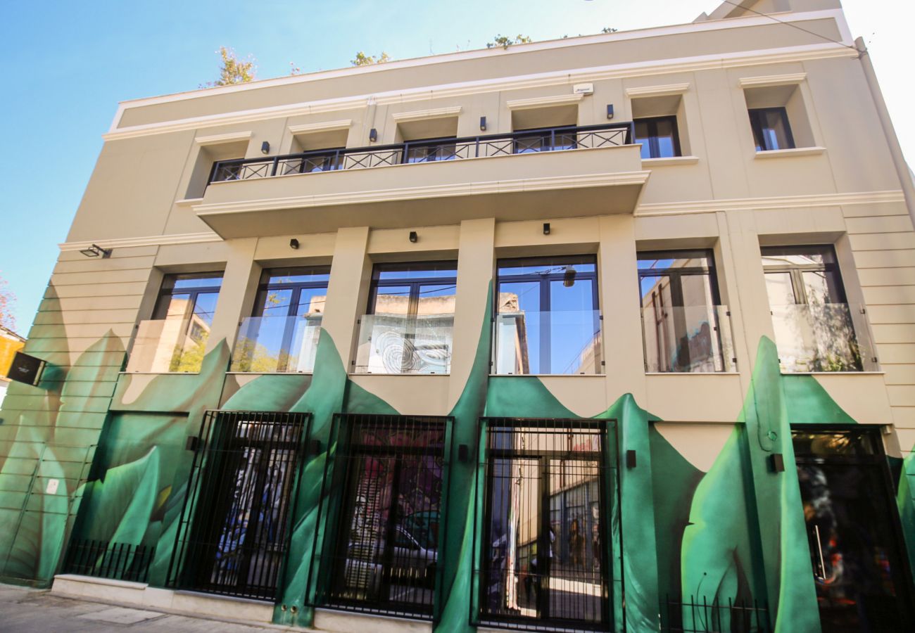 Apartment in Athens - 85 sqm  in the Heart of Athens w/Rooftop Deck