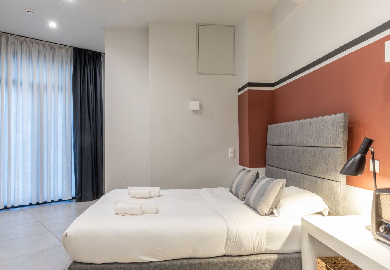 Apartment in Athens - 85 sqm  in the Heart of Athens w/Rooftop Deck