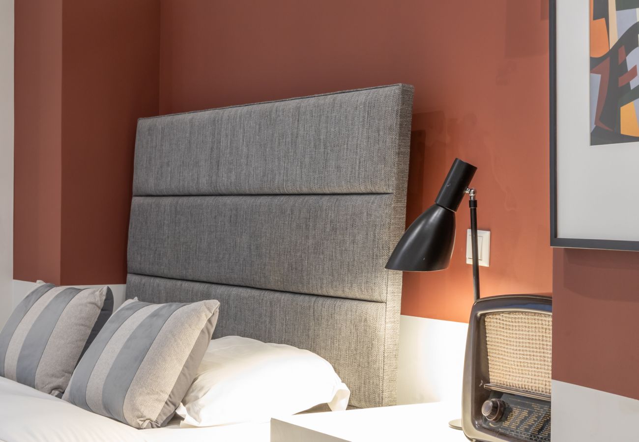 Apartment in Athens - 85 sqm  in the Heart of Athens w/Rooftop Deck
