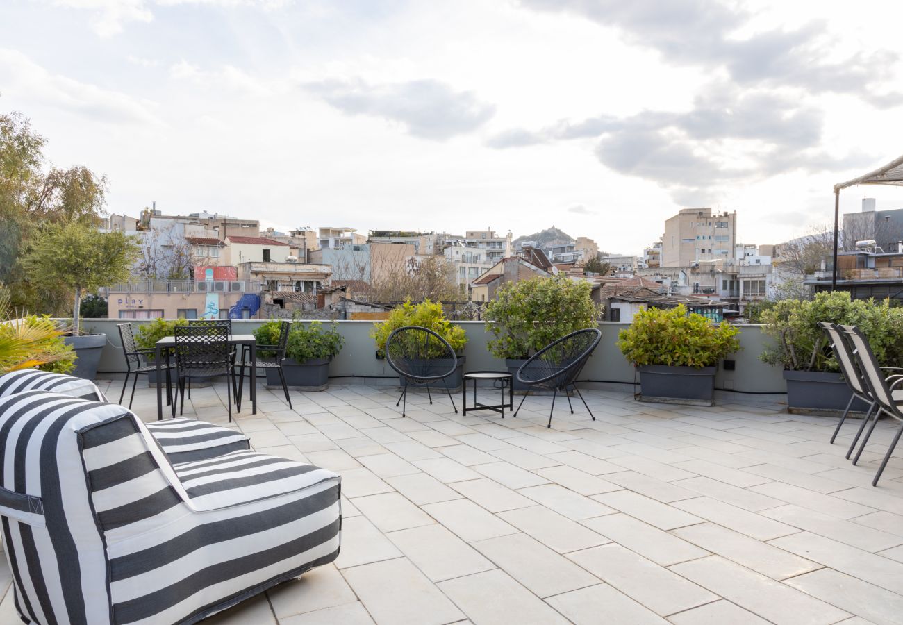 Apartment in Athens - 85 sqm  in the Heart of Athens w/Rooftop Deck