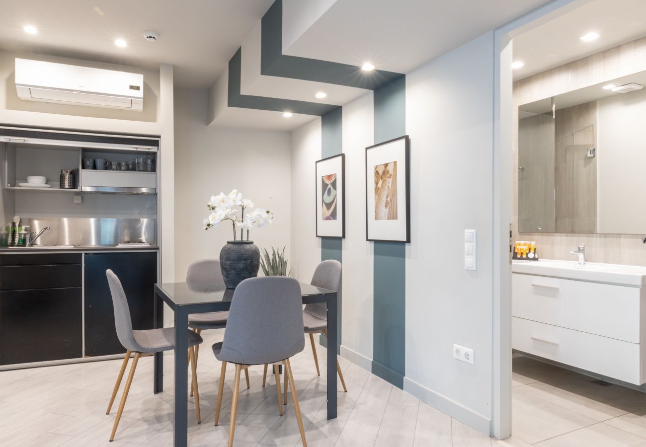 Apartment in Athens - Fantastic Central Athens Suite with Rooftop Deck