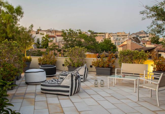 Apartment in Athens -  Deluxe apt with a Sharing Rooftop Deck 